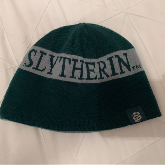 Harry Potter Slytherin Toque - Picture 1 of 3
